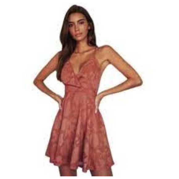 Lulu’s  Mini Dress Days Of Beauty Dusty Rose Size Small New With Tags Size XS - Picture 2 of 9